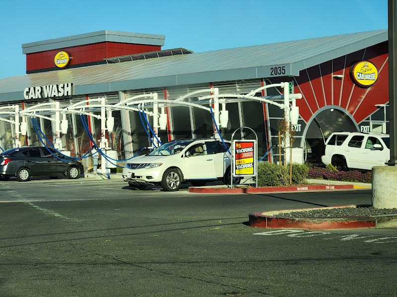 7 Flags Express Carwash in Vallejo CA