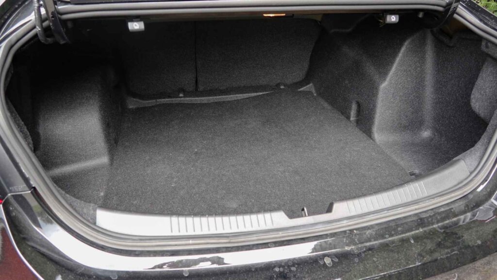 Chevy Malibu Trunk Size 2