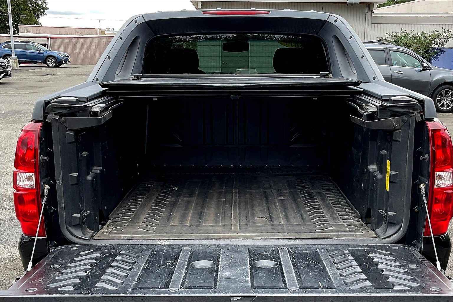 Chevy Avalanche Bed Size Maximum Versatility with Midgate Automobile