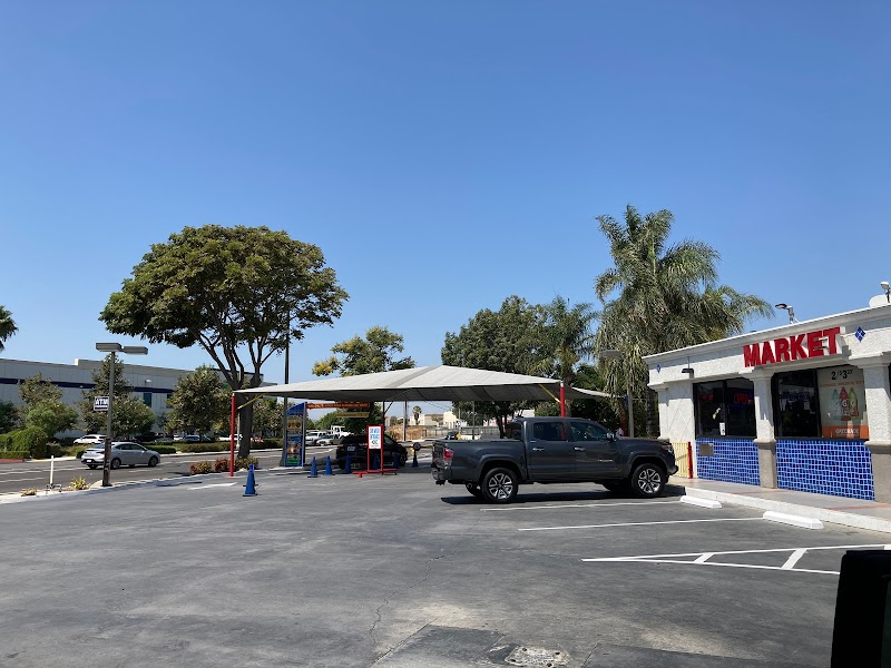 River Road X-press Car Wash in Corona CA