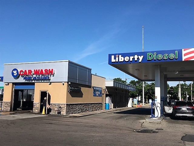 Southport Plaza Car Wash in Philadelphia PA