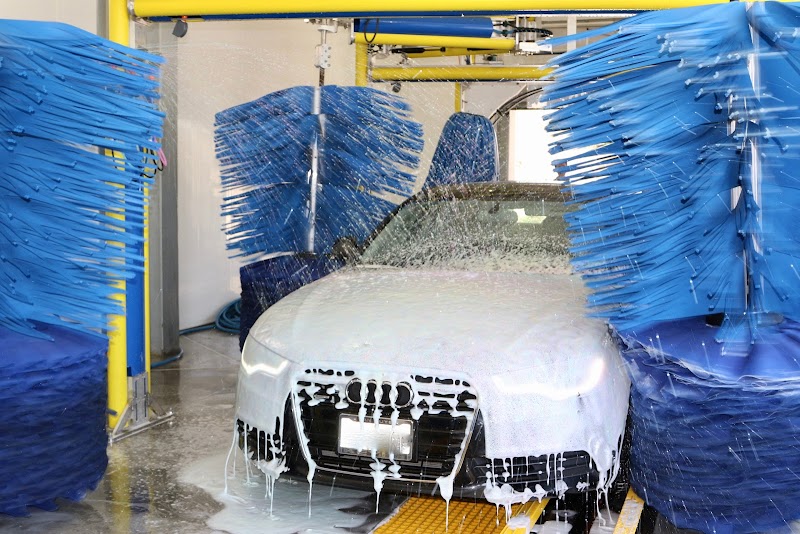 Waterdrops Express Car Wash in Oxnard CA