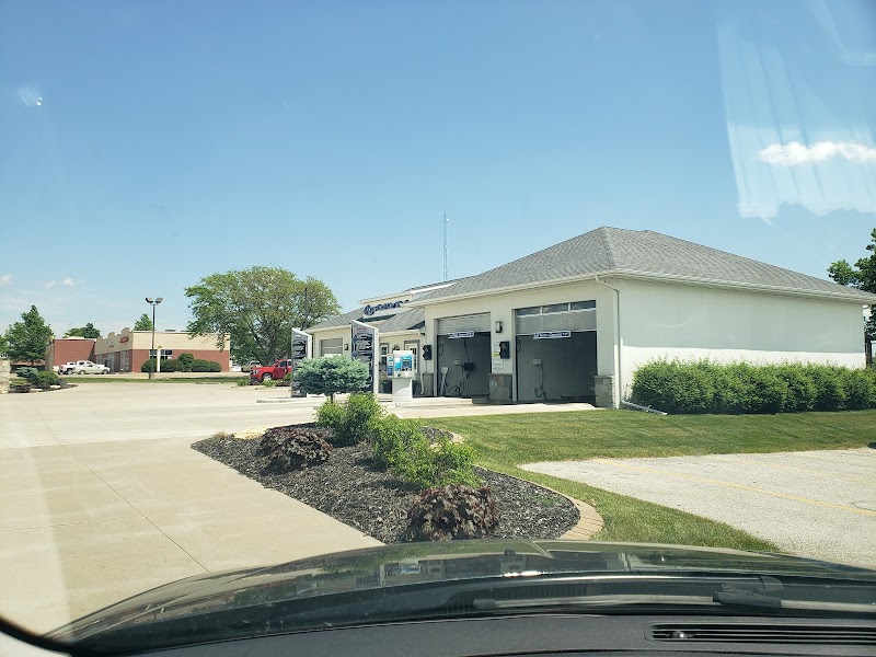 Aqua-Tech Car Wash in Davenport IA