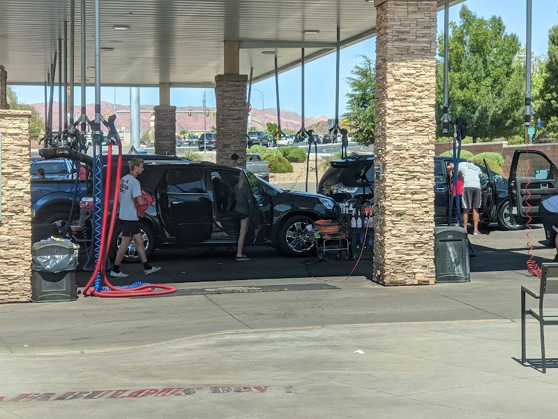 Fabulous Freddy's Car Wash